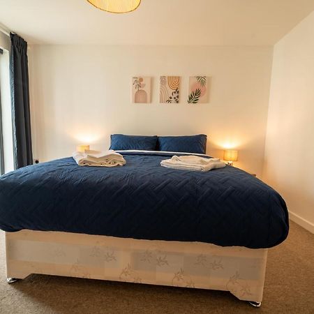 Spacious Apartment In Woking Town Centre Экстерьер фото