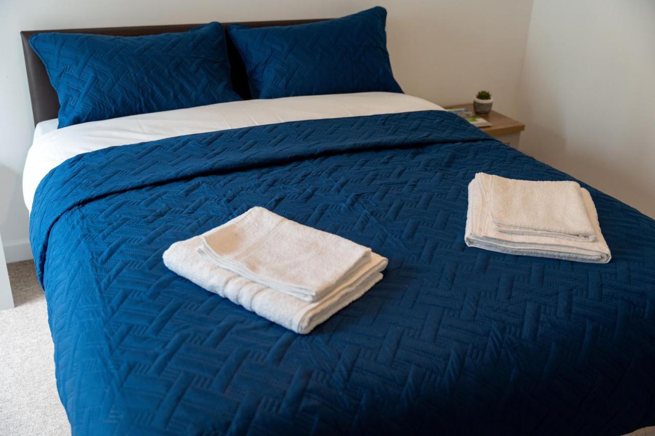 Spacious Apartment In Woking Town Centre Экстерьер фото