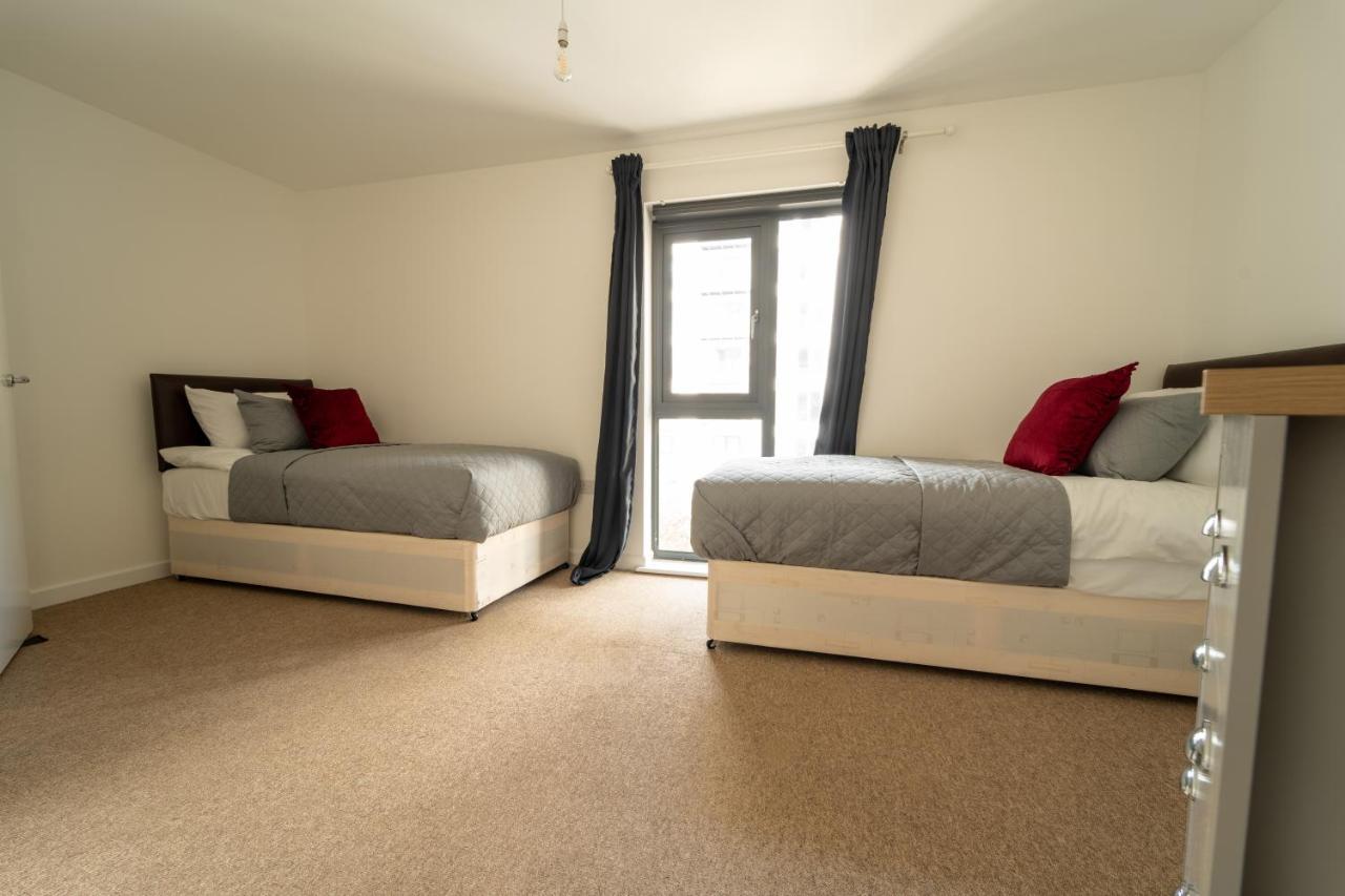 Spacious Apartment In Woking Town Centre Экстерьер фото